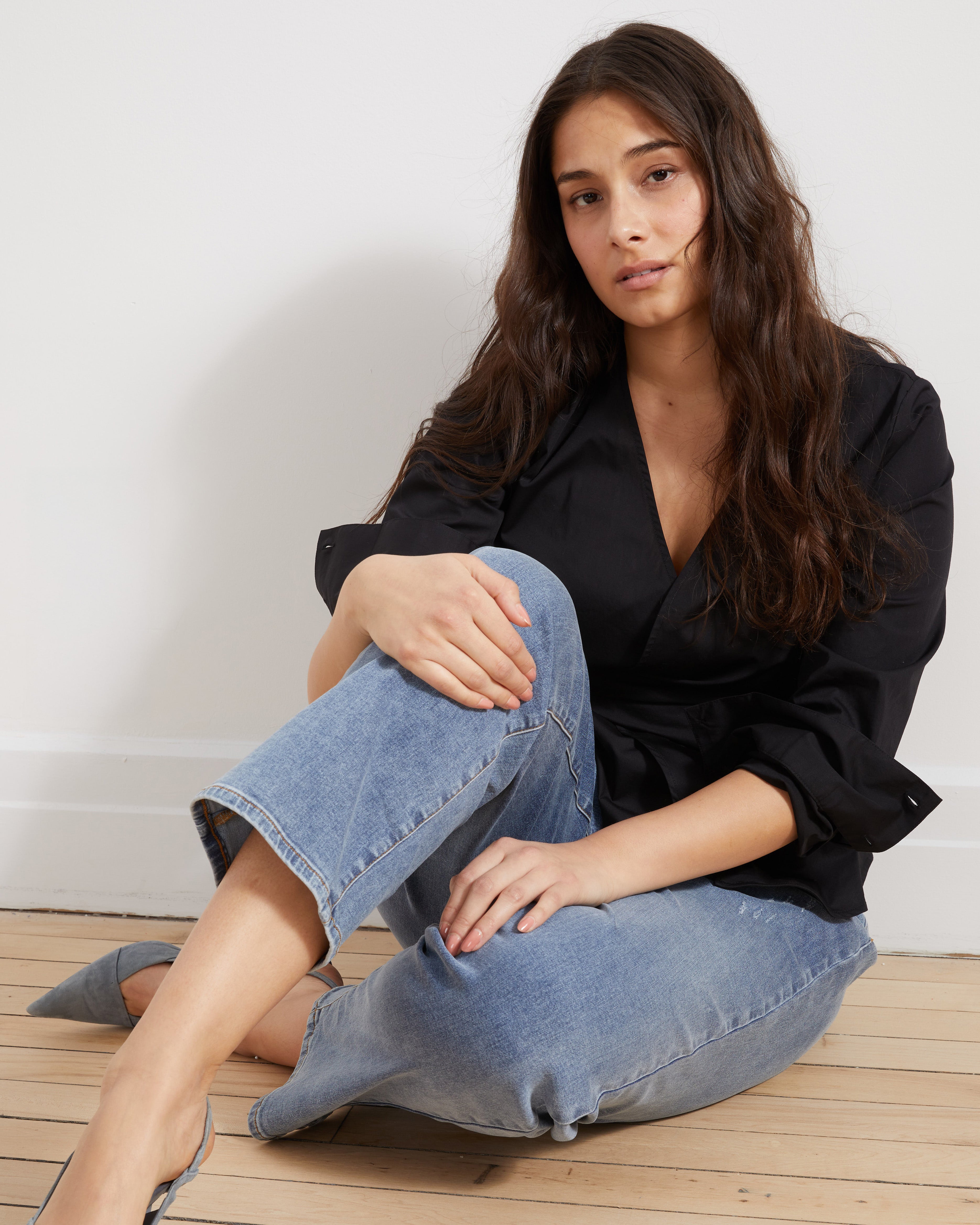 Ella High Rise Straight Leg Jeans - Distressed Washed Indigo