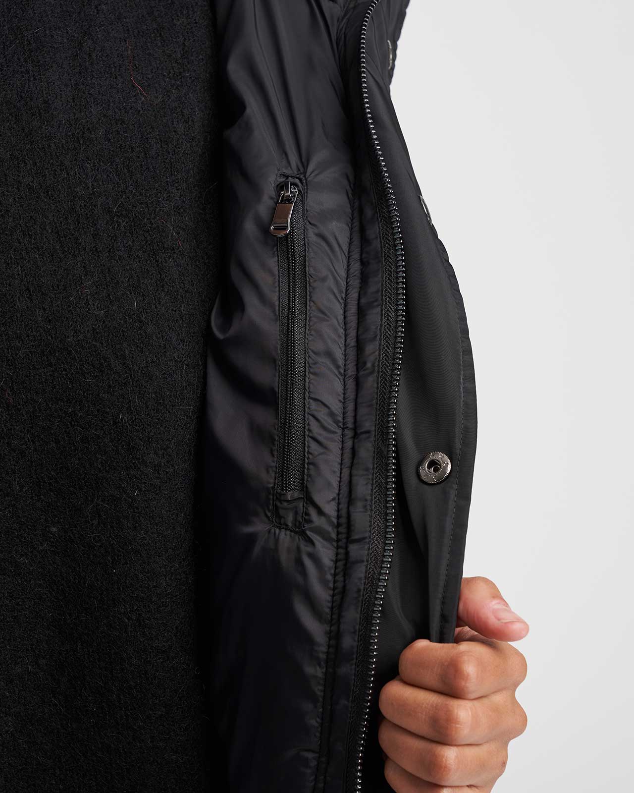 Rainier Short Hooded Puffer - Black