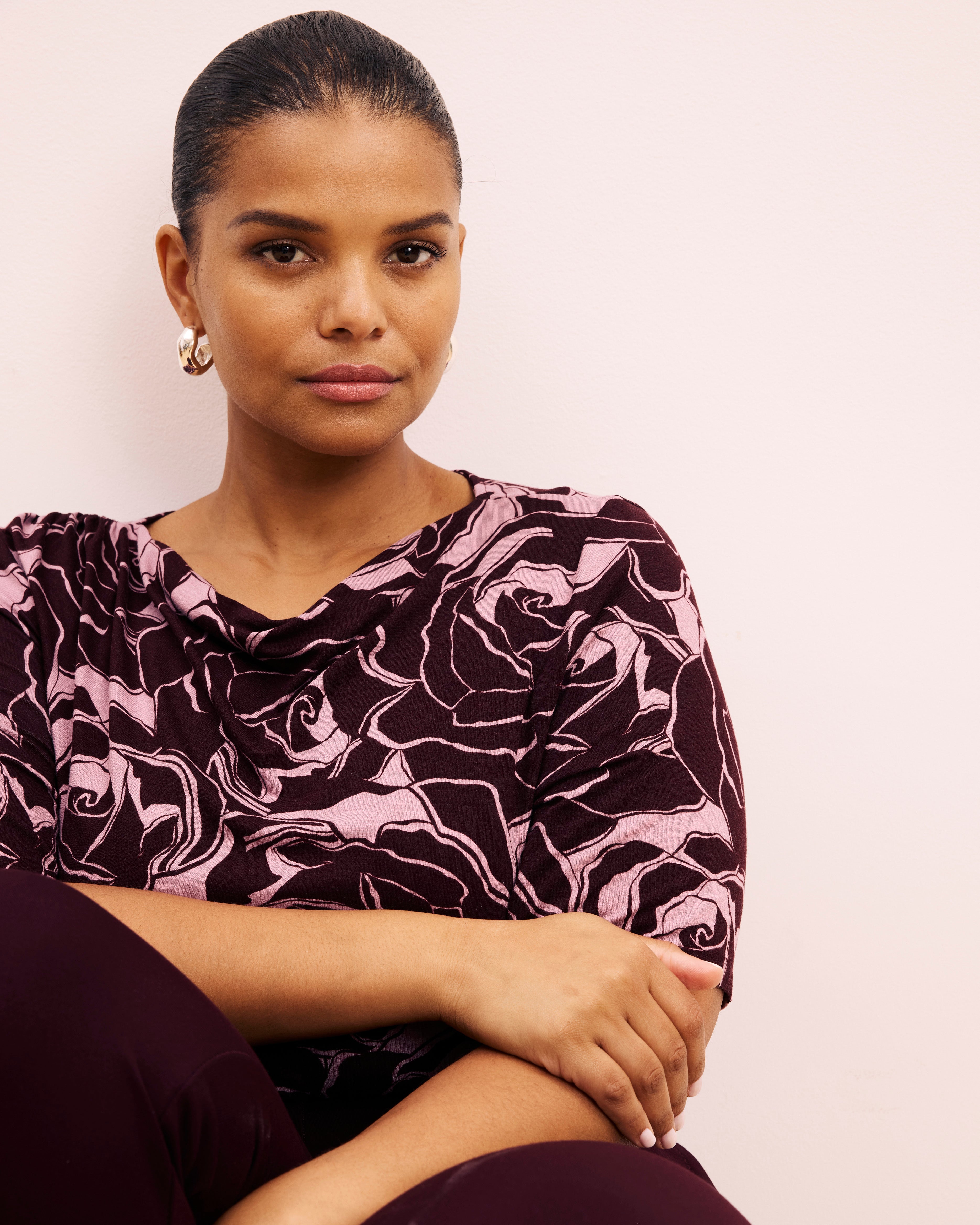 Louise Short Sleeve Liquid Jersey Top - Rose Print in Black Cherry