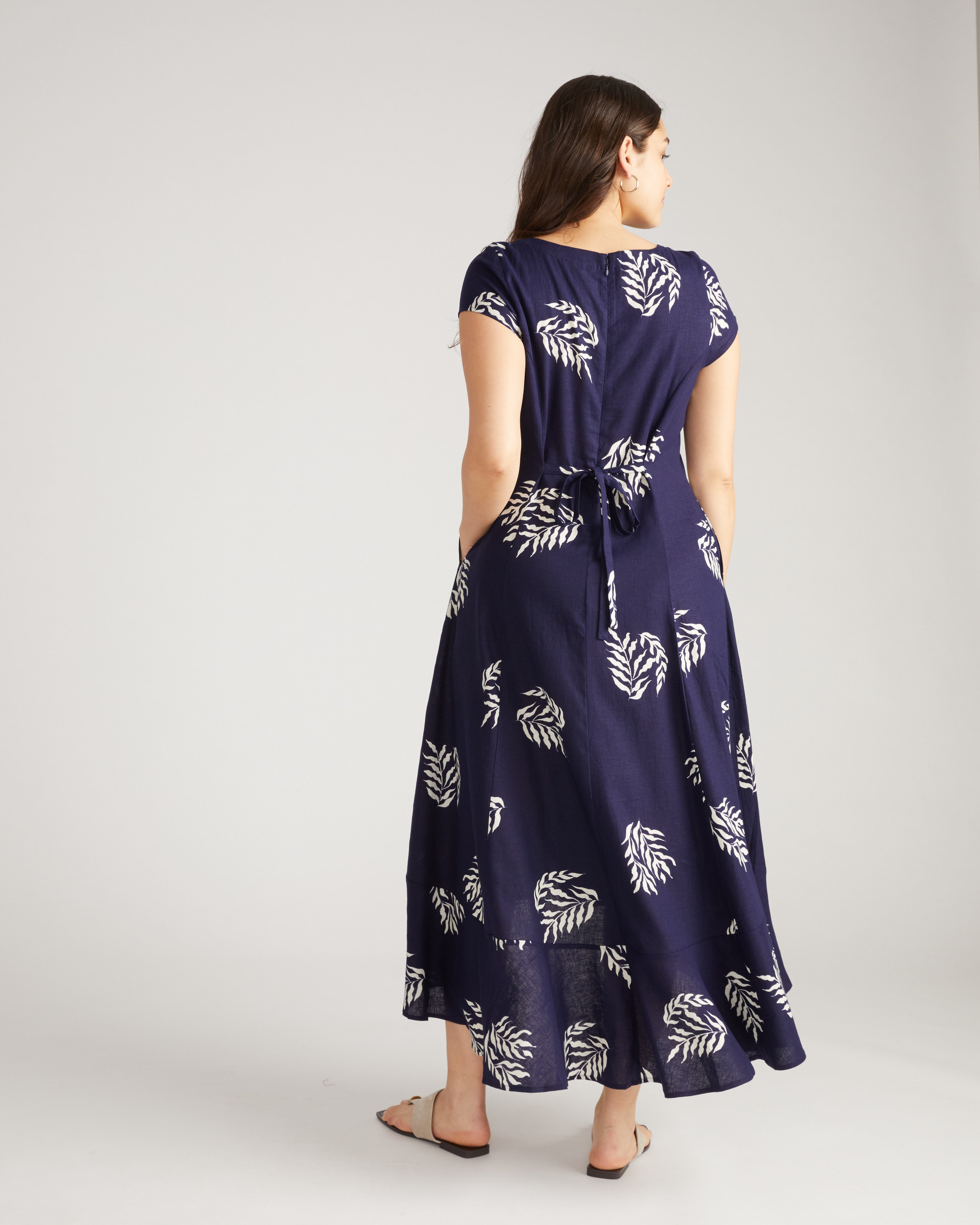 Sunset Linen Flounce Dress - Beachgrass Print in Navy