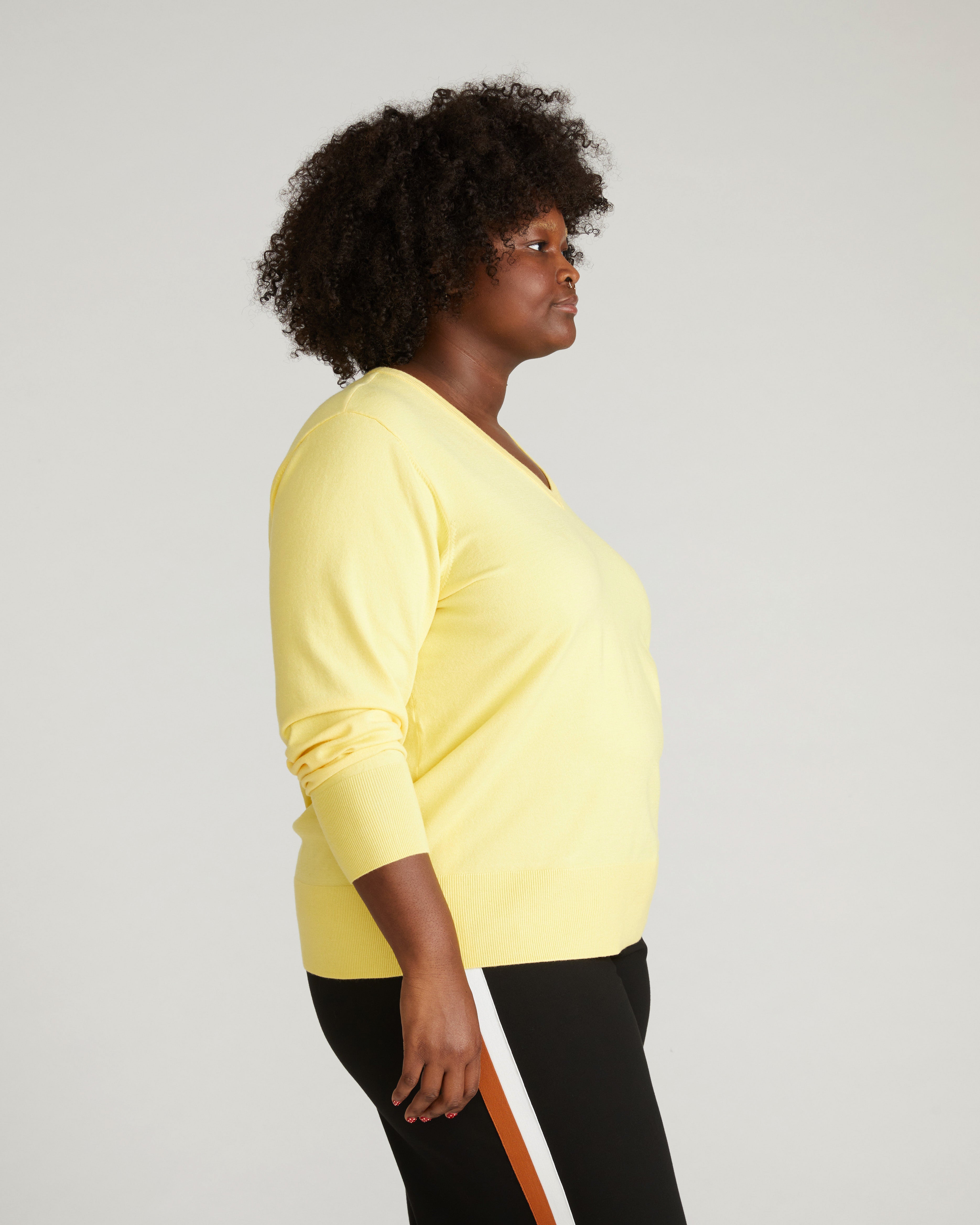 Savvy Fine Knit V Sweater - Banana Pudding