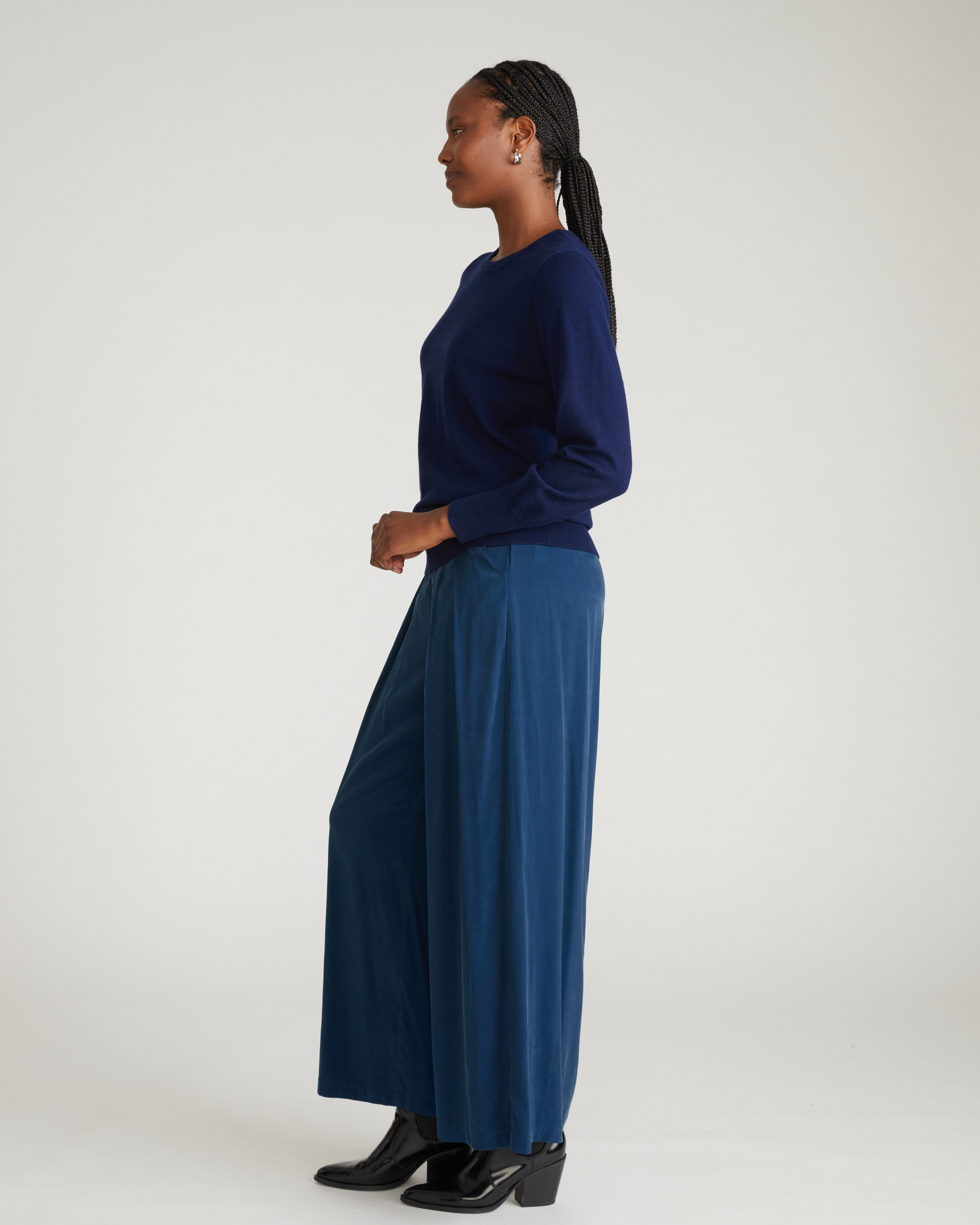 Savvy Fine Knit Crew Sweater - Midnight