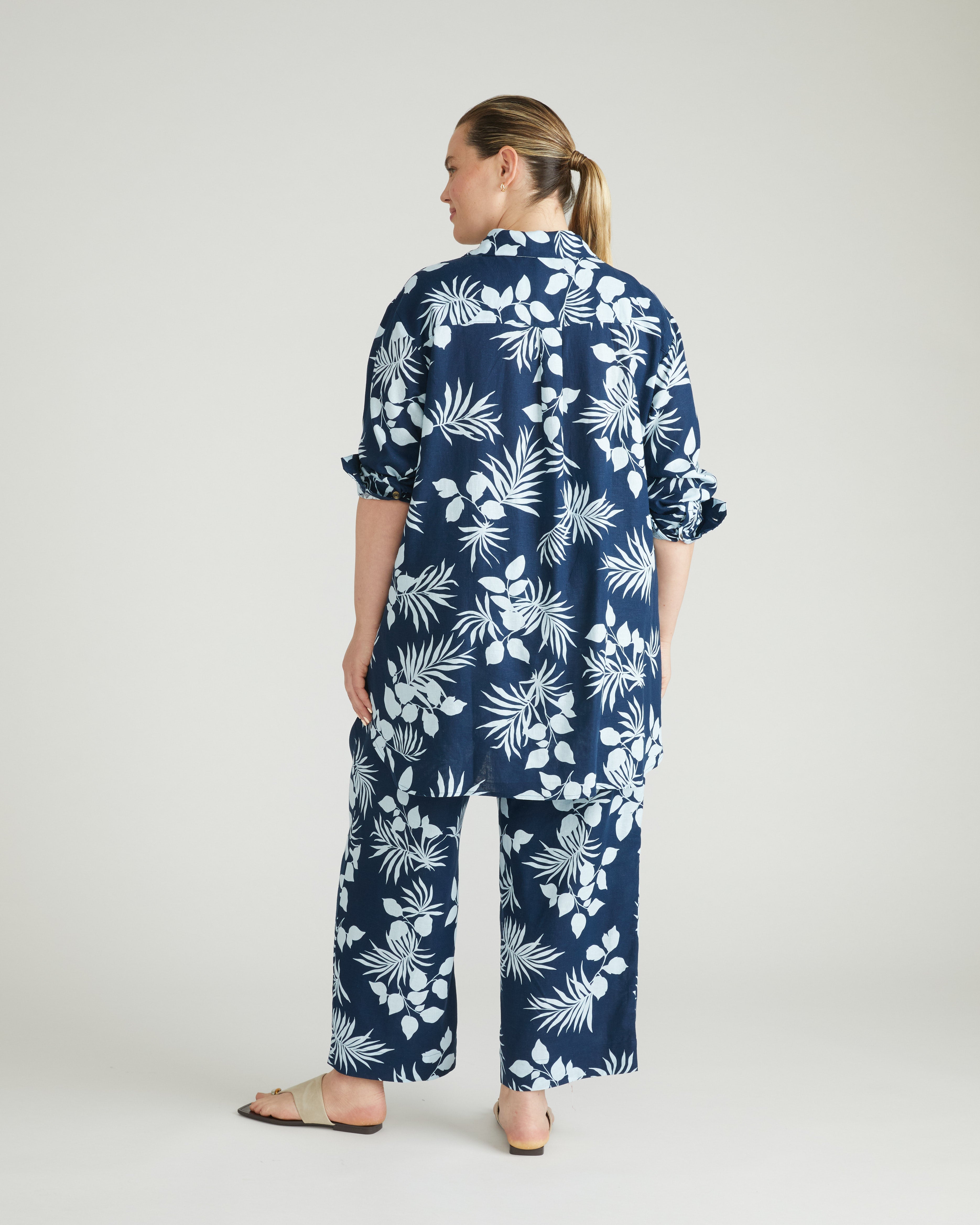 Dawn Linen Hi Low Tunic - Palm Print in Light Blue