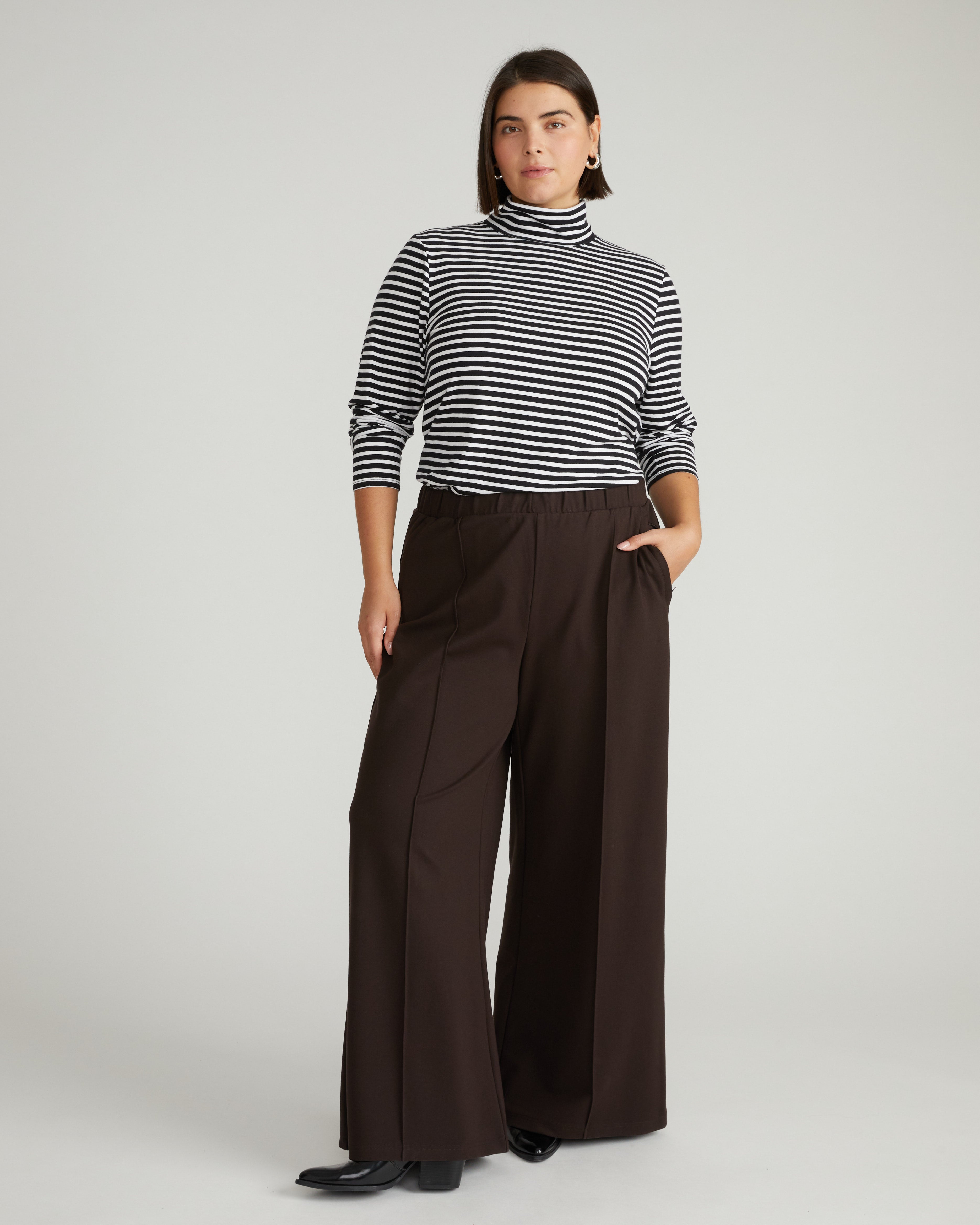 Close Fit Turtleneck - Black/White Stripe