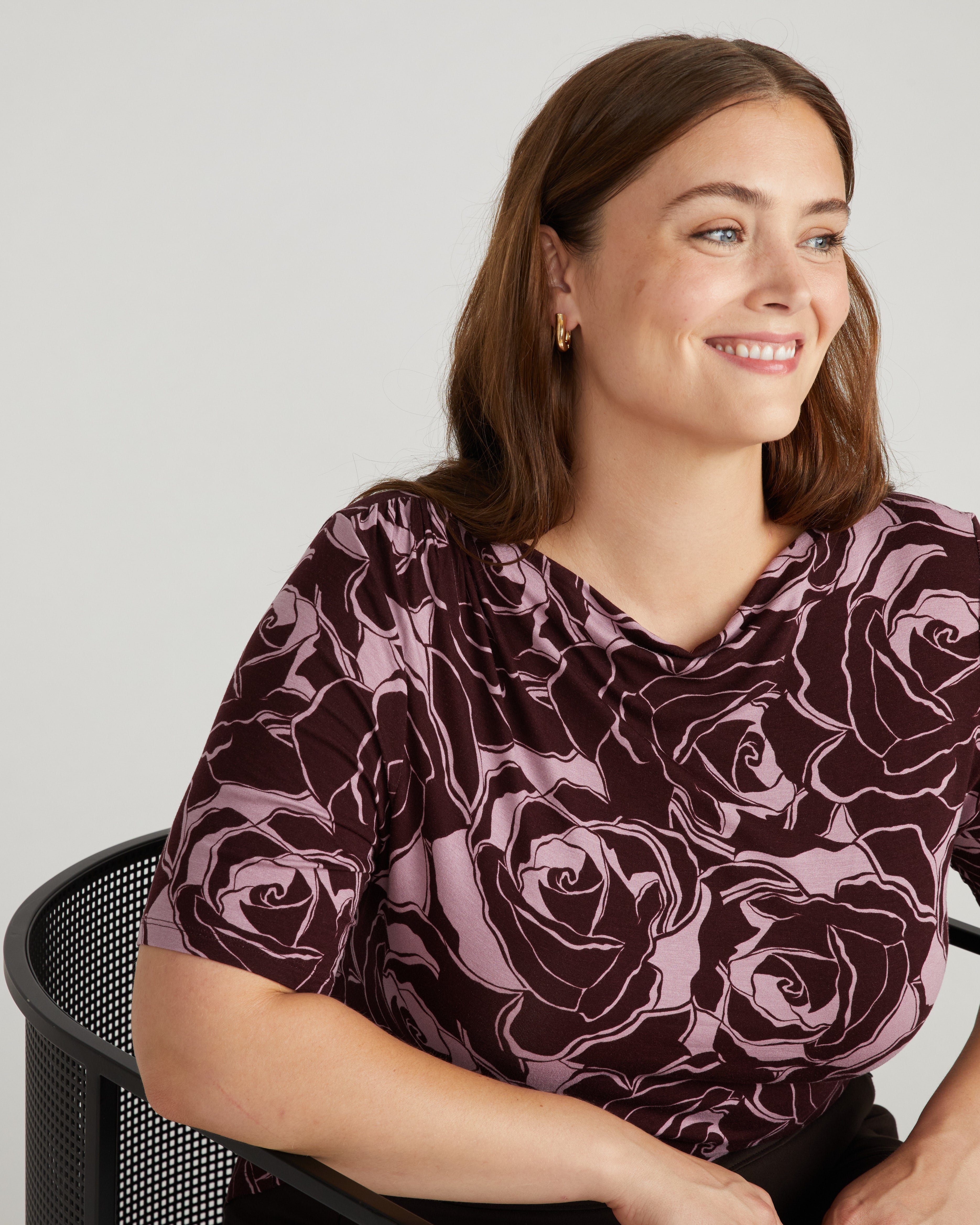 Louise Short Sleeve Liquid Jersey Top - Rose Print in Black Cherry