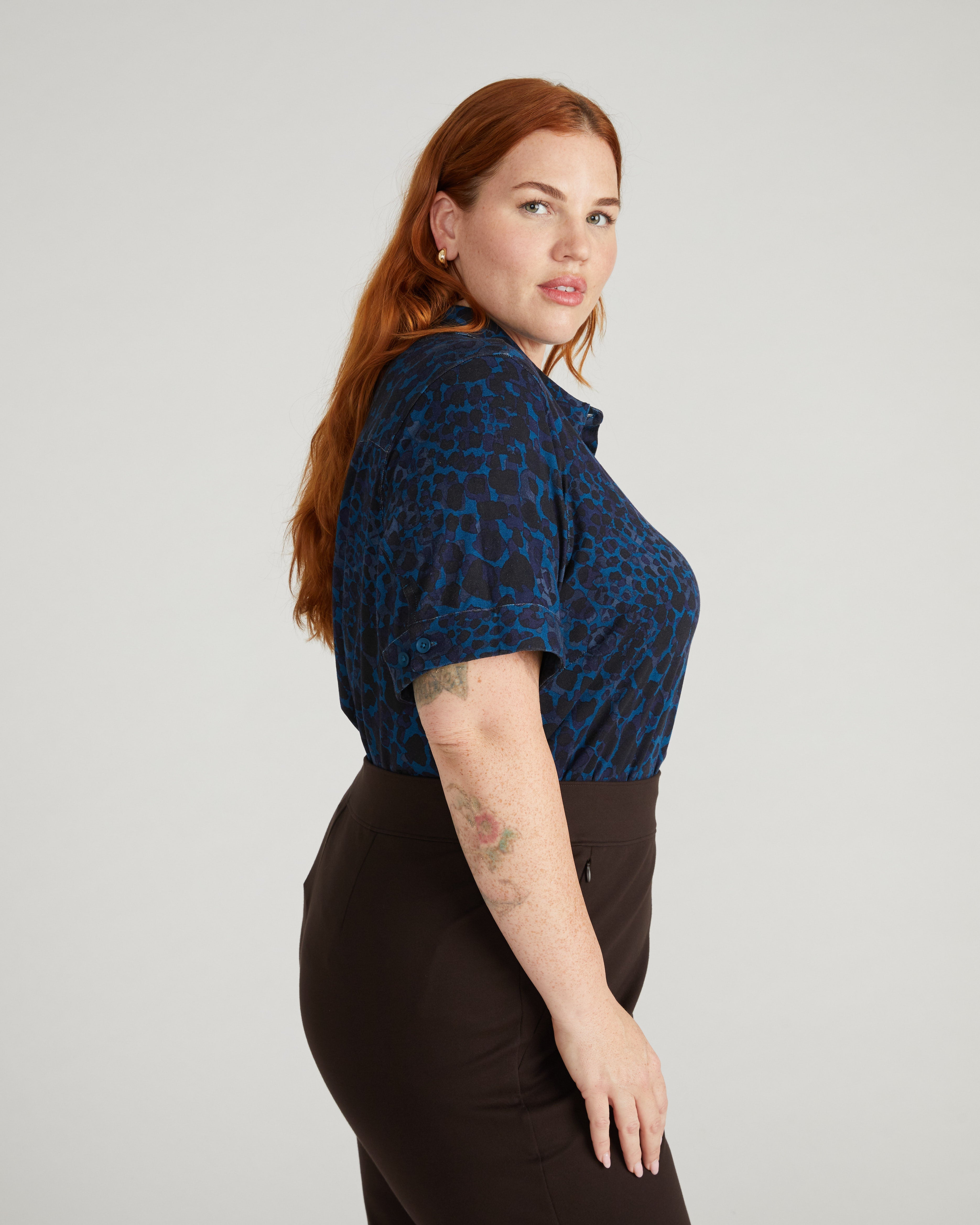 Chelsea Liquid Jersey Short Sleeve Shirt - Deep Teal Animal Print