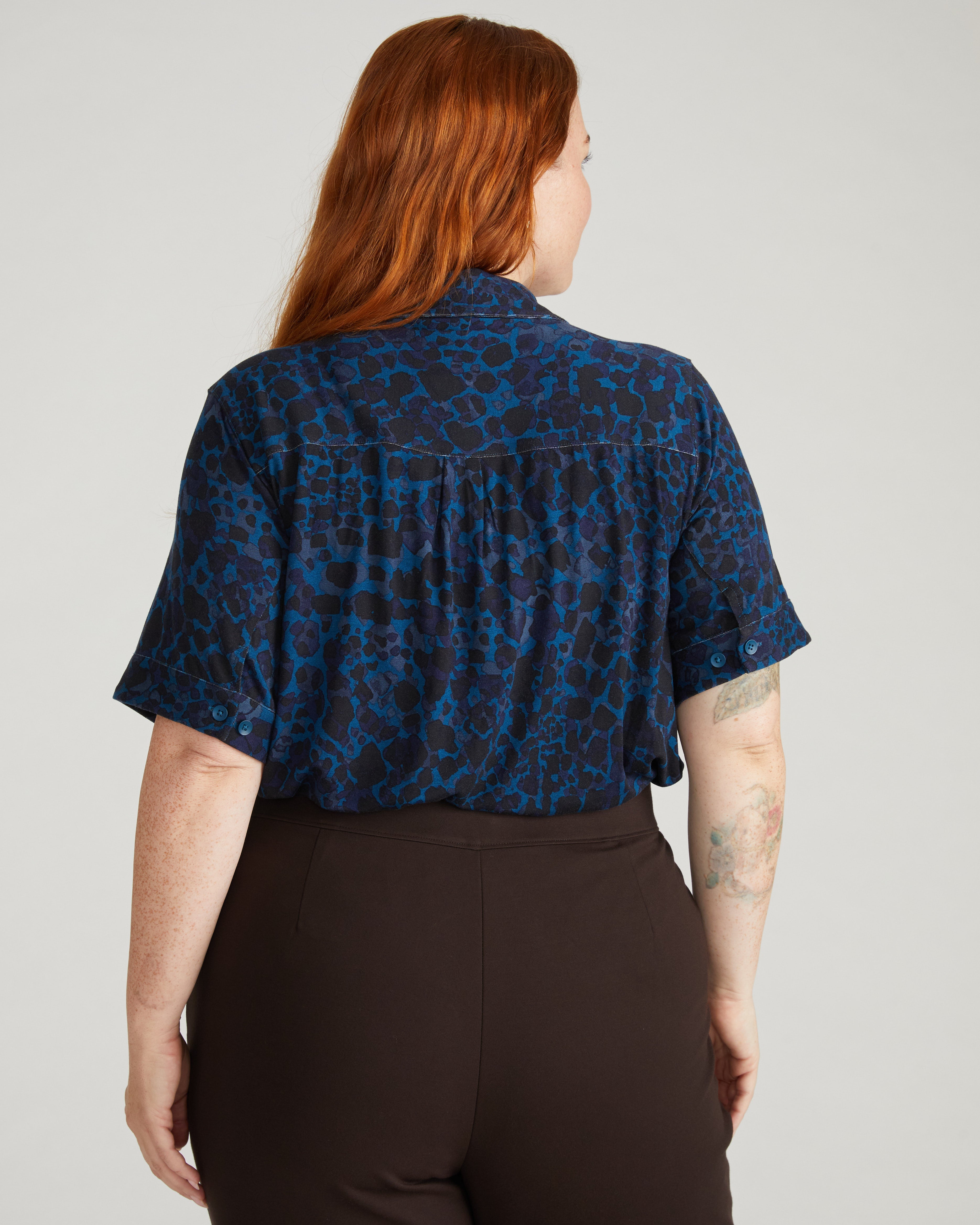 Chelsea Liquid Jersey Short Sleeve Shirt - Deep Teal Animal Print