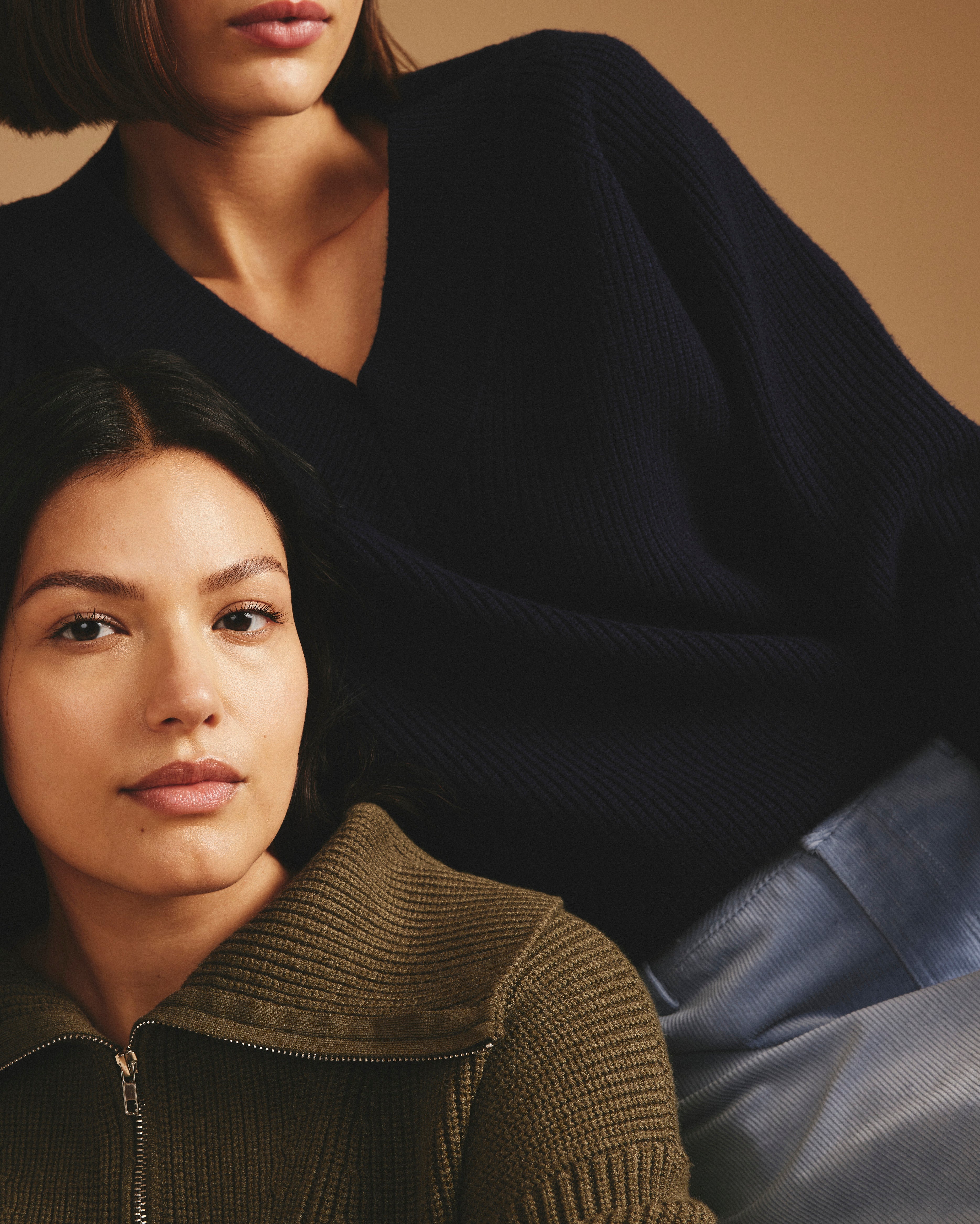 Tori V Neck Sweater - Navy